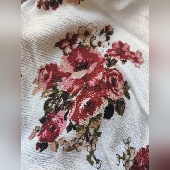 Ambiance Floral Romper - Picture 6 of 8